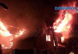 Incendiu la Botoșani! Casă cuprinsă de flăcări în toiul nopții - FOTO