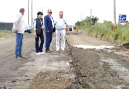 Lucrările la Drumul Strategic continuă într-un ritm susținut! Conducerea CJ a inspectat lucrările la Drumul Strategic - FOTO