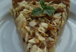 Tartă cu miere și fulgi de migdale