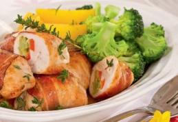 Rulouri de pui cu broccoli