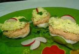 Ouă umplute cu somon