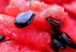 Ce se întâmplă dacă mănânci pepenele cu tot cu semințe. Specialiștii au dat răspunsul