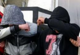 Doi tineri reținuți pentru furt