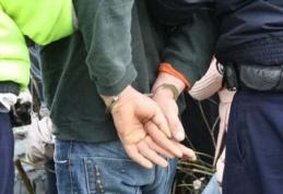Minor reținut după ce a furat un telefon mobil și două pachete cu țigări