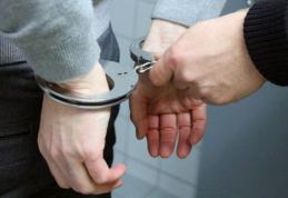 Bărbat reținut după ce a pipăit, în spații publice, trei femei împotriva voinței acestora