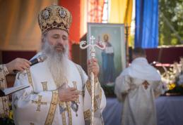 IPS Teofan a sfințit noua biserică din cimitirul Parohiei Dealu Mare - FOTO