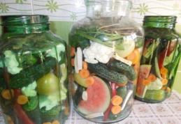 Murături în saramură. Rețeta simplă și foarte aromată