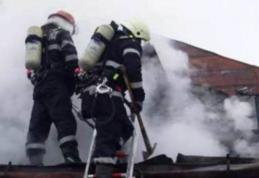 Incendiu izbucnit într-o gospodărie din județ din cauza unui coș de fum neizolat