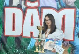 Trofeul Festivalului Național de Creație și Interpretare a Muzicii folk „Dăm folk” obținut de o dorohoiancă