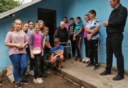 Activitate de voluntariat la Viișoara  în cadrul proiectului „De vorbă cu BUNICIIˮ - FOTO