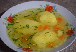 Supă de pui cu găluște