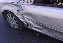 Accident produs de o șoferiță beată care încerca să-și parcheze mașina pe o stradă din Dorohoi