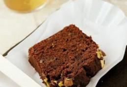 Chec pufos cu fistic și ciocolată