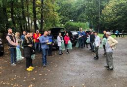 Prefectul Dan Nechifor și angajați din mai multe instituții publice au ecologizat zona pădurii Baisa - FOTO