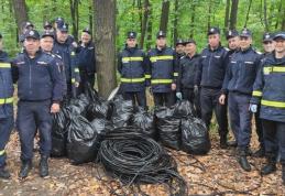 Pompierii botoșăneni au participat la „Let s Do It România”  - FOTO