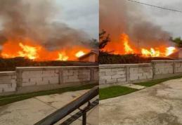 Incendiu la Leorda! Mamă și fiică salvate dintr-o casă în flăcări - FOTO