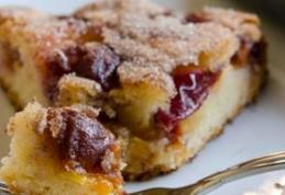 Prăjitură cu prune și scorțișoară