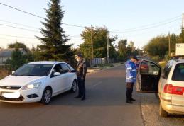 În loc să stea în carantină acasă, a ieșit la plimbare prin sat