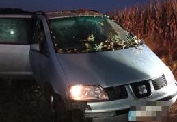 Șofer împușcat pentru că nu a vrut să oprească la semnalele polițiștilor de frontieră și a acroșat un agent - FOTO