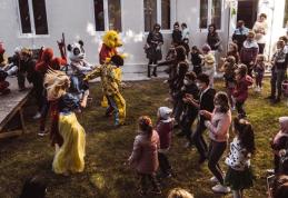 Zeci de copii s-au întâlnit cu personaje din universul Disney la Casa Municipală de Cultură Dorohoi - FOTO