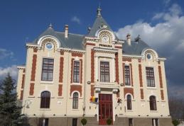 Dorohoi: Peste 40 de milioane de lei obținuți pentru proiecte de reabilitare școli, infrastructură rutieră și îmbunătățire a calității vieții