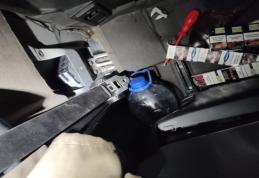 Stâlpii scaunelor unui camion „întăriţi” cu ţigări de contrabandă