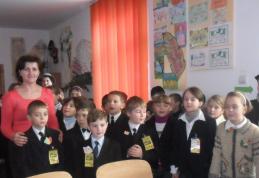 ZIUA ROMÂNIEI – Zi de sărbătoare şi la Şcoala ,,Mihail Sadoveanu” din Dumbrăviţa 