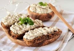 Salată de ciuperci cu usturoi