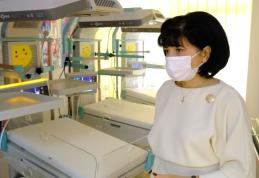 Clădiri iluminate în culoare violet de Ziua Mondială a Prematurității