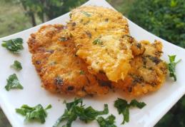 Șnițel din piept de pui cu parmezan