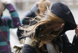 Meteorologii au emis o informare meteo de vânt și ninsori la altitudini mari