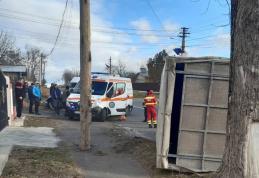 Accident la Săveni! Femeie rănită după impactul dintre o mașină și o autoutilitară – FOTO