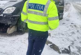 ATENȚIE! Echipaţi-vă corespunzător autoturismul când circulaţi pe drumuri acoperite cu zăpadă sau polei