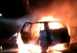 O mașină a ars ca o torță pe drumul comunal dintre Hilișeu-Cloșca și Pomârla