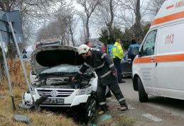 Au plecat să stingă un incendiu dar au avut parte și de un accident rutier - FOTO