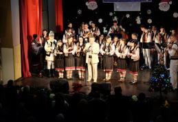 „Carnavalul Zăpezii” al Clubului Copiilor Dorohoi – ediția a XXII-a  - seara de folclor - FOTO