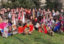 Datini și obiceiuri din județul Botoșani prezentate de Ansamblul „Mugurelul-Mărgineanca” la Câmpulung Muscel și București - FOTO