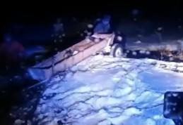 Doi botoșăneni s-au rătăcit după ce au fost abandonați pe câmp, în miez de noapte, de către un căruțaș
