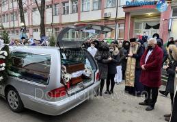 Medicul Ovidiu Alexa a fost pentru ultima dată la Spitalul Dorohoi. Zeci de colegi și-au luat rămas bun – VIDEO / FOTO