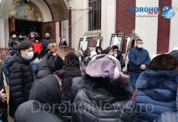 Medicul Ovidiu Alexa condus pe ultimul drum de medici, foști pacienți, rude și prieteni la Botoșani - FOTO