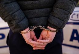 Botoșănean reținut după ce a furat din locuința unui bătrân 12.000 de lei