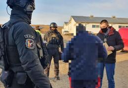 Percheziții domiciliare în două comune din județul Botoșani, la persoane bănuite de furt - FOTO
