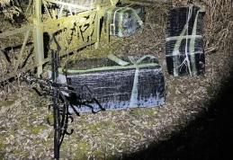 Ţigări de contrabandă descoperite în cimitir - FOTO