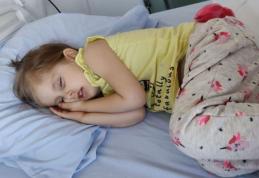 Carina are nevoie de noi! Este din Dorohoi și, la doar 4 ani, are cancer la creier