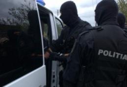 Percheziții domiciliare la Broscăuți, la persoane bănuite de braconaj
