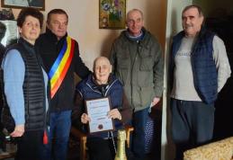 Veteran de război serbat de autoritățile locale din Dorohoi la împlinirea a 100 de ani - FOTO