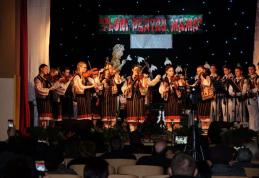 „Flori pentru Mama” 2022 – Concert tradițional al Clubului Copiilor Dorohoi - FOTO