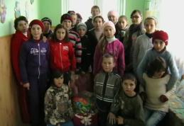 Mesagerii lui Moş Neculai vin la Grădiniţa nr.2 Vf. Cîmpului