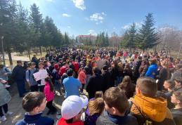 Elevi ai Colegiului Național „Grigore Ghica” Dorohoi, voluntari în cadrul evenimentului internațional „Marșul pentru Viață” - FOTO