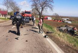Accident la Văculești! O persoană a fost rănită după impactul dintre două mașini - FOTO